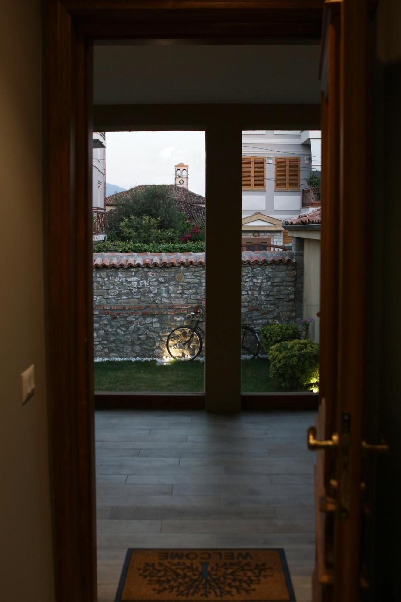 Villa Zoi A Stay To Remember I Located Inside The Castle Of Elbasan, On A Historic Roman Road Via Egnatia I Homemade Breakfast Exteriér fotografie