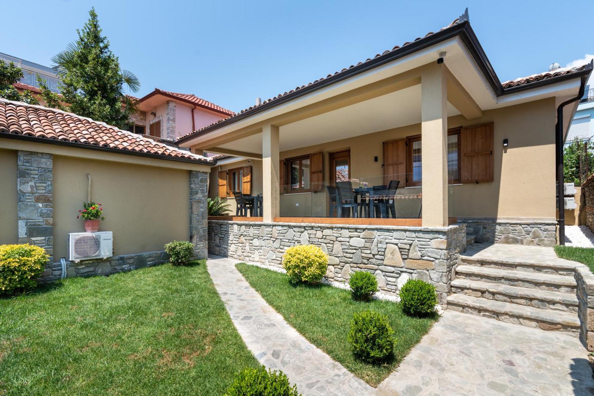 Villa Zoi A Stay To Remember I Located Inside The Castle Of Elbasan, On A Historic Roman Road Via Egnatia I Homemade Breakfast Exteriér fotografie