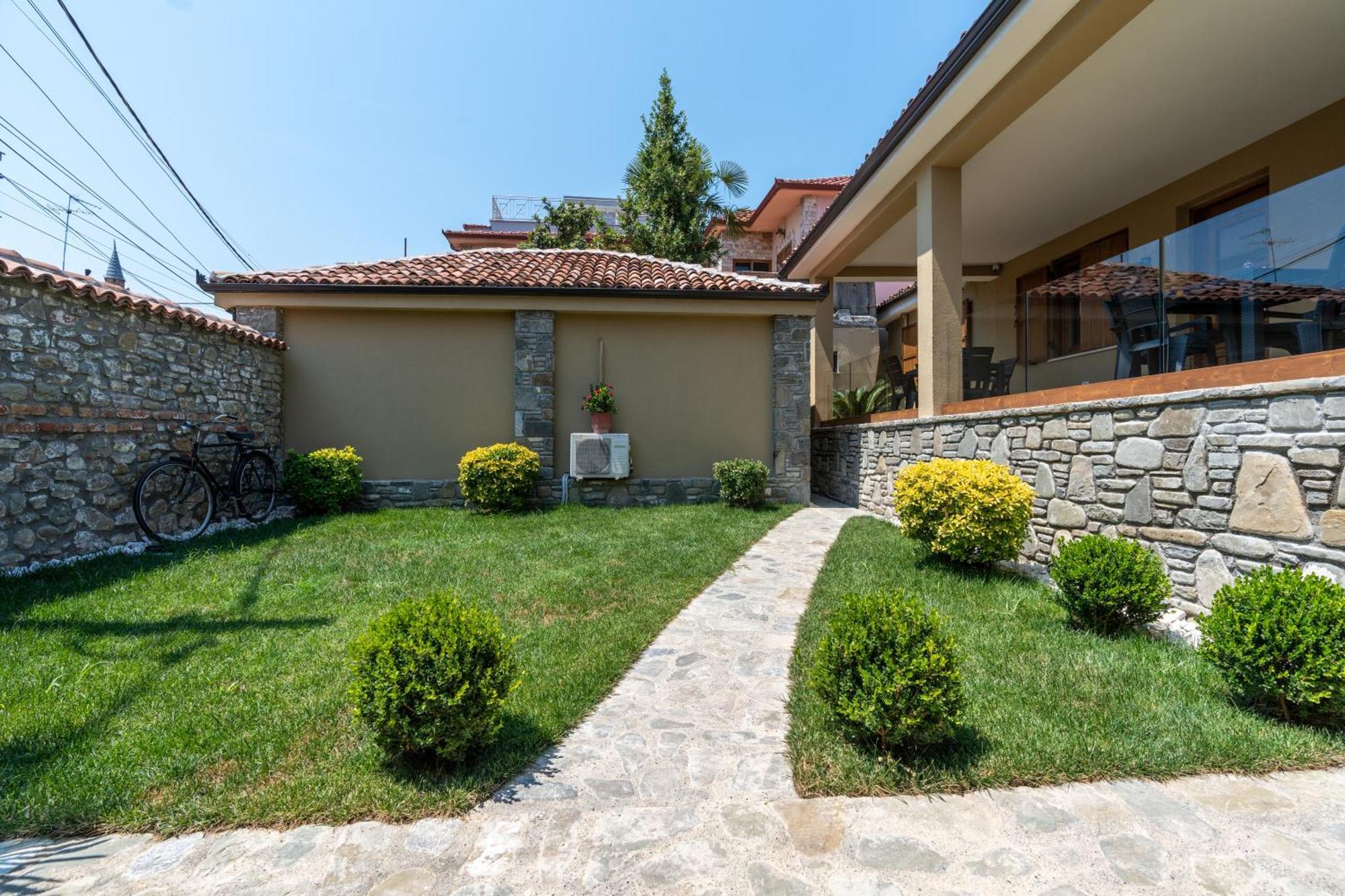 Villa Zoi A Stay To Remember I Located Inside The Castle Of Elbasan, On A Historic Roman Road Via Egnatia I Homemade Breakfast Exteriér fotografie