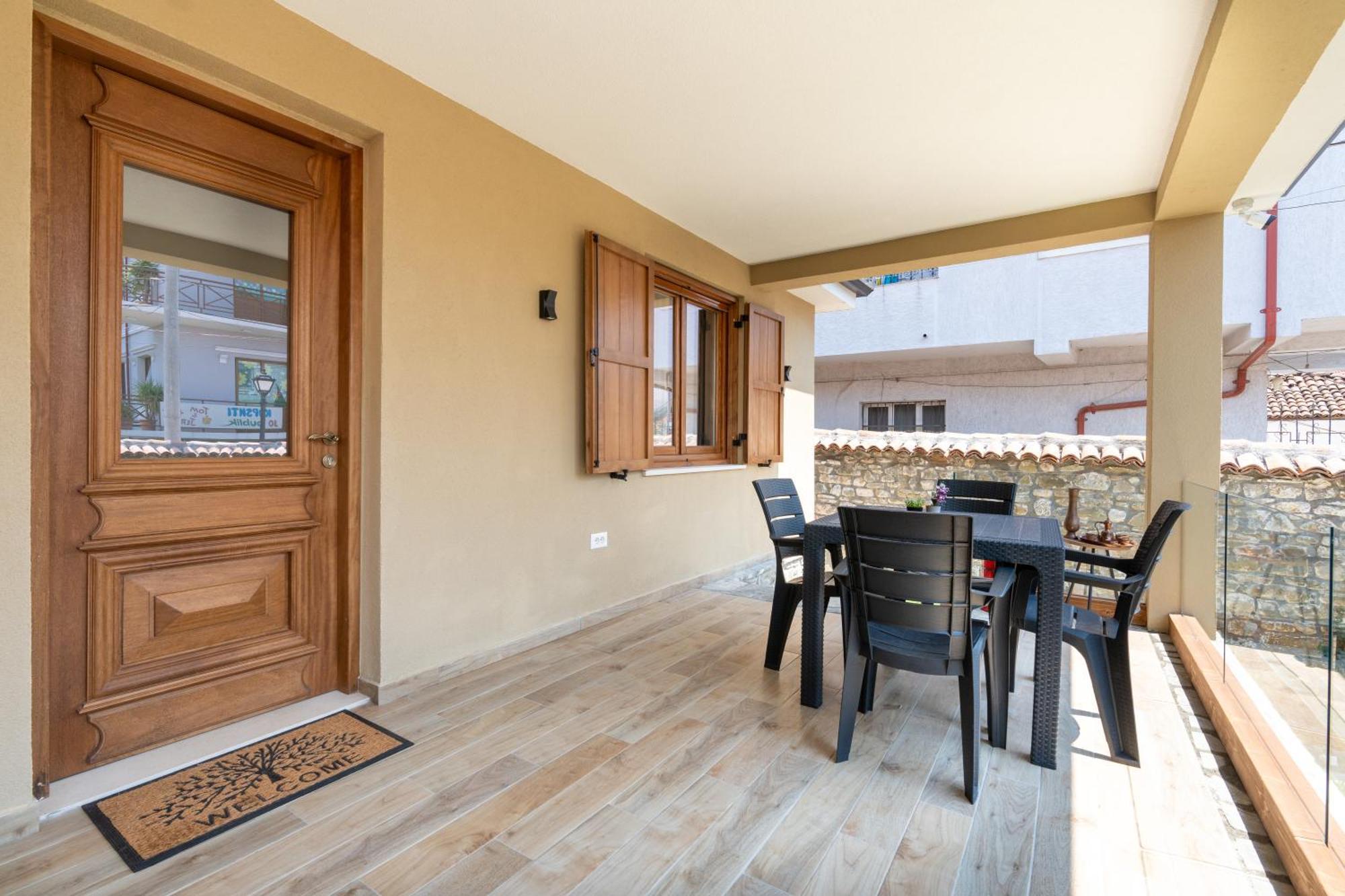 Villa Zoi A Stay To Remember I Located Inside The Castle Of Elbasan, On A Historic Roman Road Via Egnatia I Homemade Breakfast Exteriér fotografie