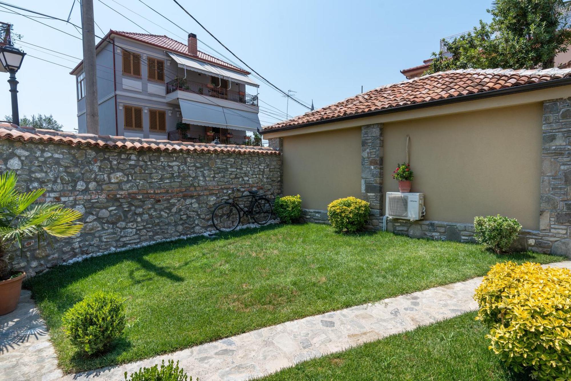 Villa Zoi A Stay To Remember I Located Inside The Castle Of Elbasan, On A Historic Roman Road Via Egnatia I Homemade Breakfast Exteriér fotografie